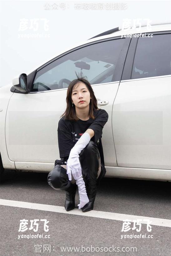 BoBoSocks袜啵啵 - 小甜豆，高清皮衣连体衣里的丝丝诱惑，可以当壁纸了哦