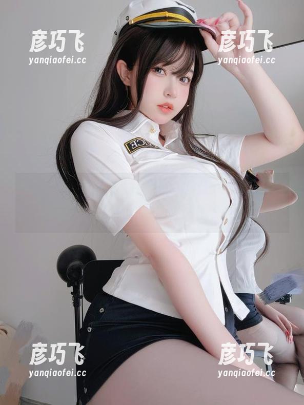 K酱 K酱照片里的傲娇前辈,怎么又撅嘴了,有催眠了吗,快醒醒!