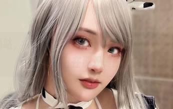 心里嘀咕，为啥看Machi马吉的写真原图，总是无意中停留在那双美脚上？