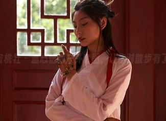 MiiTao蜜桃社 – 温心怡的户外套图，让你对散步有了新的理解