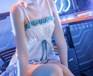在线，Quan冉有点饿的海边作品，难道就只看不吃吗？