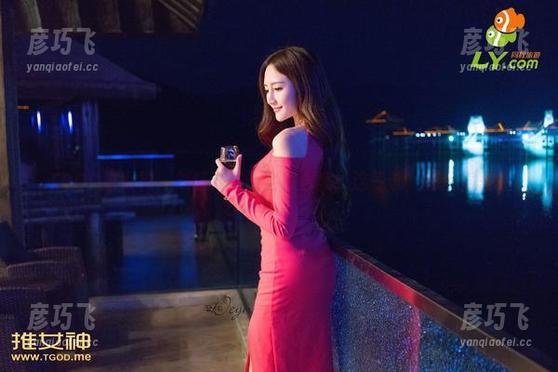 TGOD推女神-刘钰儿 TGOD推女神 - 刘钰儿最新宅家合集:这气氛,有点意思啊