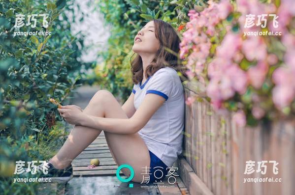 TGOD推女神 - 高清写真，梦娜Vanessa的白丝，这目光一停下来就不想走了…