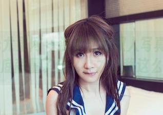 UGirls尤果网 – 游子熙的双人写真集：你们俩到底商量了什么，才让我这么好奇？