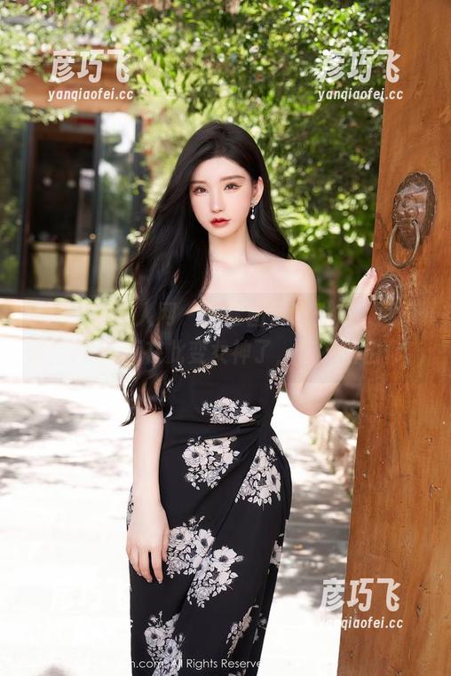 Xiuren秀人网 - 全套图片曝光，人间画作，77qiqi在此变女神了，信不信由你！