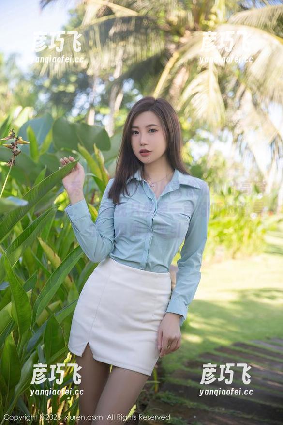 Xiuren秀人网 - MOON嘉依和她的高清御姐合集：其实我只想要一首好听的背景乐，但她太吸引了