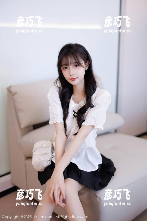 Xiuren秀人网 - sophie余冰似乎在连体衣中找到了另一种自己，套图别错过！