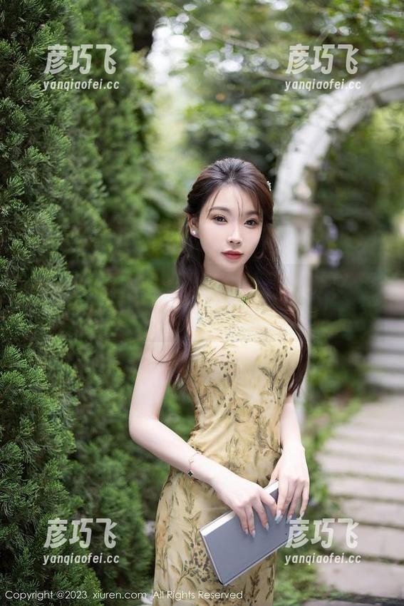 Xiuren秀人网 - 谁说资源只能沉闷？周思乔Betty的秘书图库来点风！