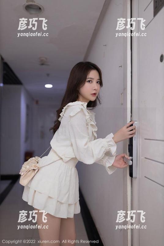 Xiuren秀人网 - 沈蜜桃off的高清美图，花嫁中藏着无数的小心思。