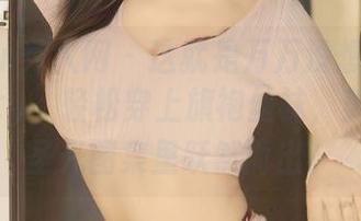 Xiuren秀人网 – 这就是万万没想到的芝芝Booty，轻松穿上旗袍丝袜，美腿在无圣光图集里跃然而出。