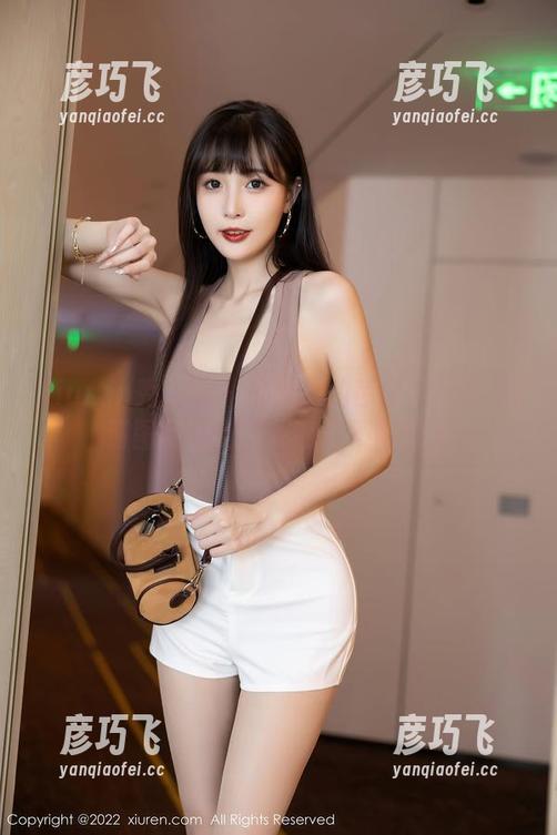Xiuren秀人网 - 校园里的芭比KIKI：高清图片拍到了我意想不到的事