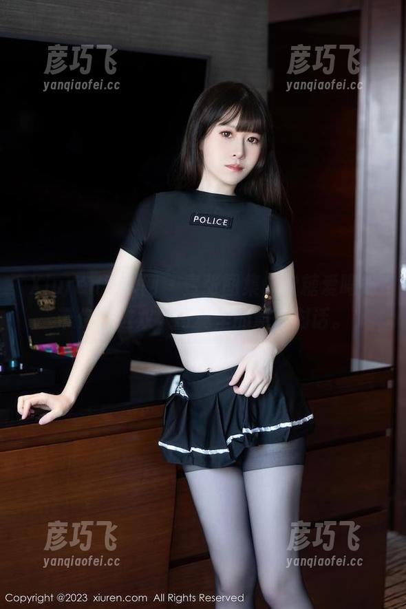 Xiuren秀人网 - 壹张图集，软糖爱喝奶带你走进双人写真里的意外对话。