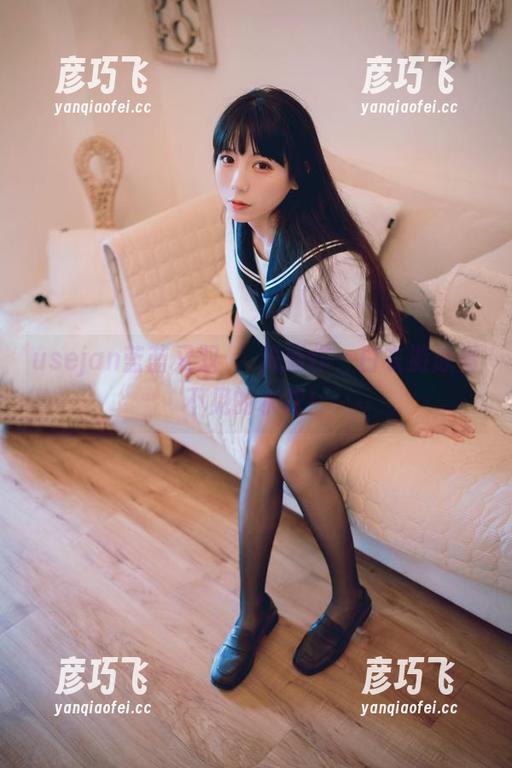 usejan蓝蓝 usejan蓝蓝又双叒叕推新作,白衣游泳看不见的水花!