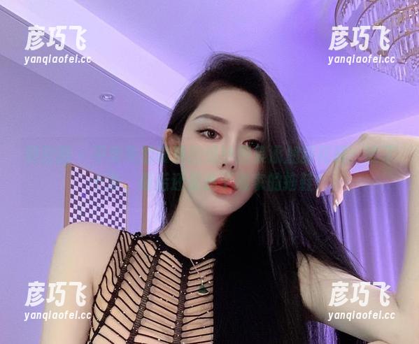 不爱笑的赛琳 微密圈 - 不爱笑的赛琳的婚纱图集添加新花样:试了十条,最后还是选了搬家的拖鞋!