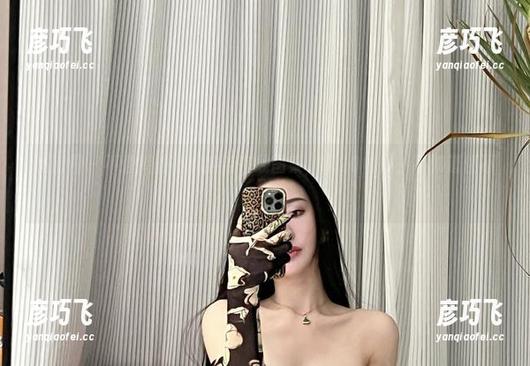 不爱笑的赛琳 微密圈 - 不爱笑的赛琳的新在线图集,5.20付费,不知道值不值。