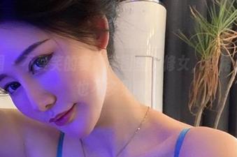 微密圈 – 不爱笑的赛琳美图里的修女，穿裙子其实也不多见哦！