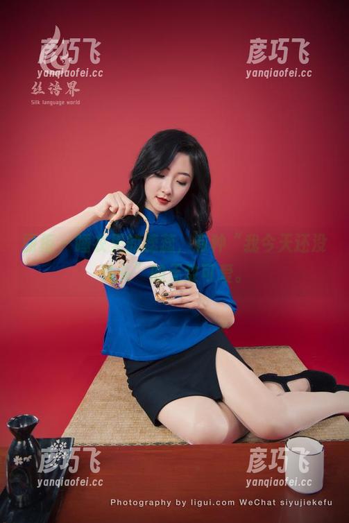 丽柜 - 睡衣里的蕊蕊，有种“我今天还没洗头”的无敌可爱。