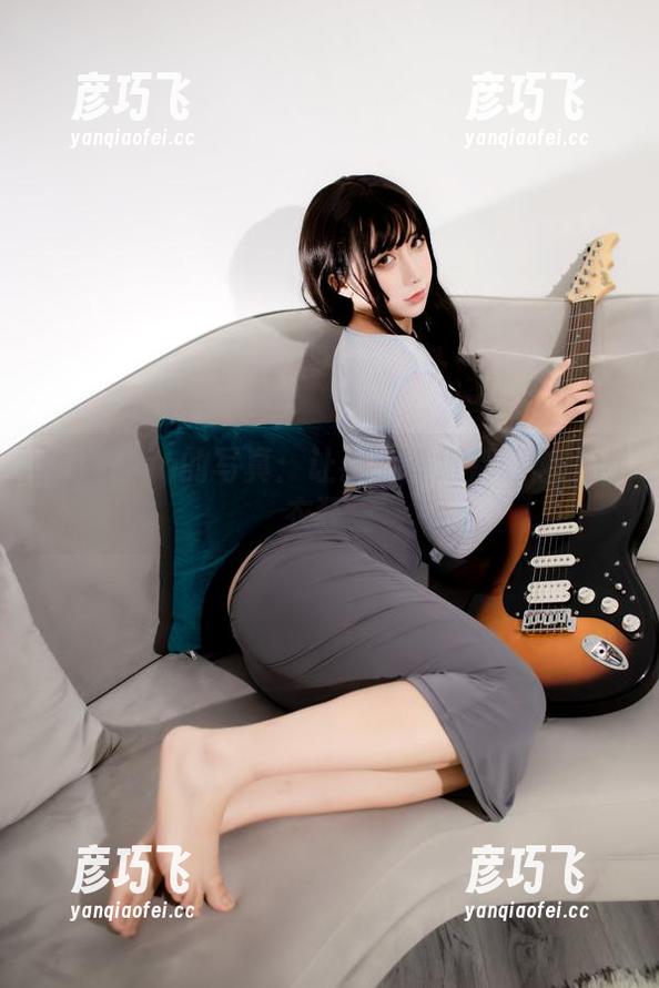 九曲Jean的写真：让我的壁纸都暗恋上内衣狂三