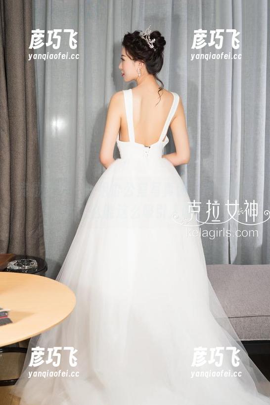 克拉女神 - 一组办公室写真照，诗雯的照片怎么能这么吸引人呢？
