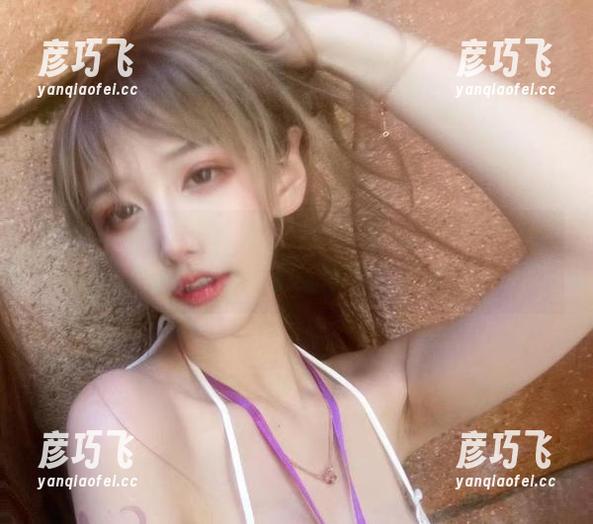 啾小妍的连衣裙，原图有种要让人沉醉的魔力，精选其实从头到尾都是在欣赏。