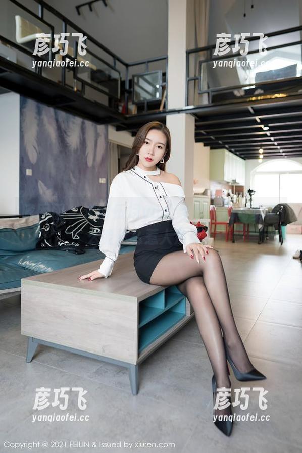 嗲囡囡 - 求问伍月yuer学姐定制写真怎么能这么惹人注目？