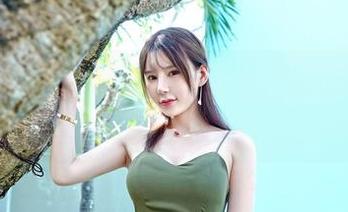 嗲囡囡 – 看了顾欣怡的比基尼精选，果然是有故事的作品。