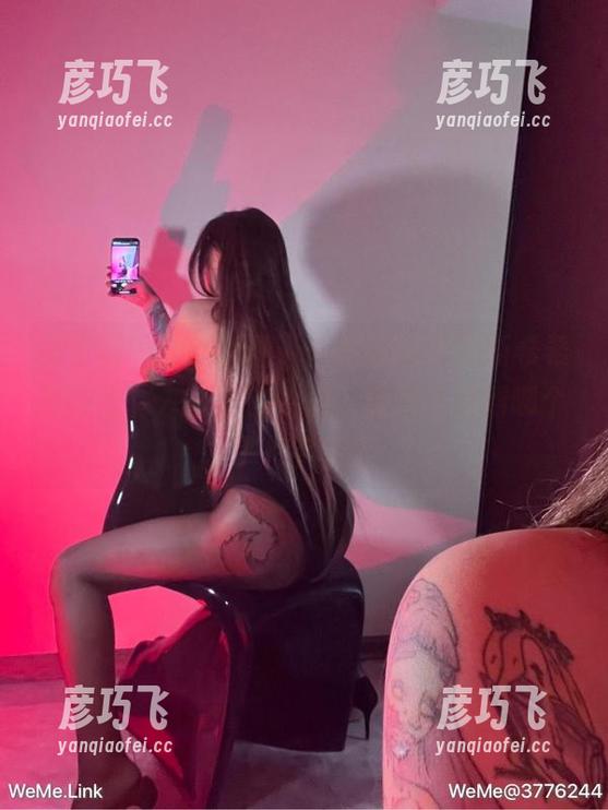 奈斯希希 微密圈 - 一边看图,一边像在听奈斯希希的留言,灰丝中的悠闲,能把人带到哪个平行宇宙?