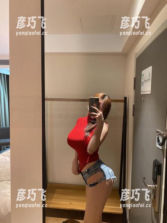 微密圈 - 一波新的更新！奶宝妹纸的图集里，少女展现了不可思议的一面，绝了！