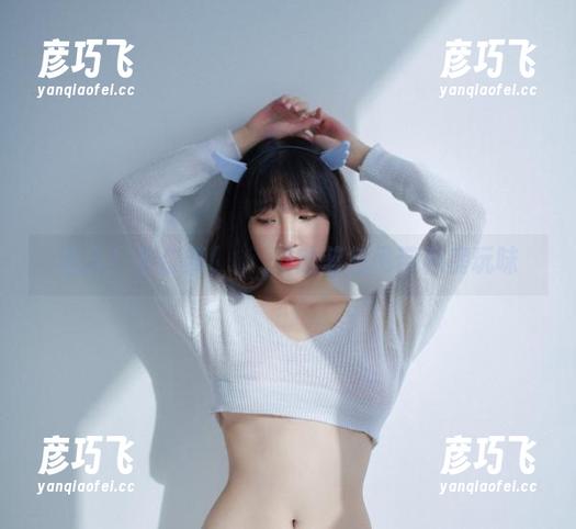 乱入！姜仁卿(강인경)的蓝色吊带私房玩味