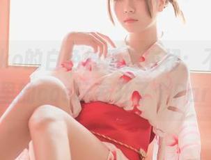 宅夏yoko的白色丝质连衣裙：不过是帮衣柜里的cos玩家开了个Party。