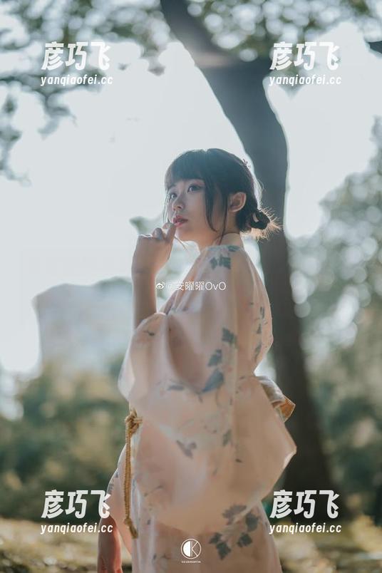 安曜曜的写真合集，成就那个“御姐”气质，真让人想捂脸。