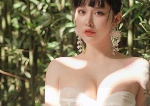 微密圈 – 你问我无圣光能不能拯救宋昱欣的礼服合集？我能说这组合毫无违和感呀！