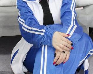 小众视觉 – 惠子修女的双面套图，纯洁与洒脱共存