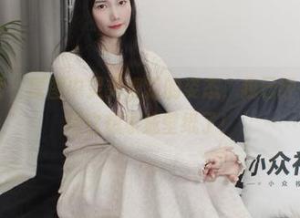 小众视觉 – 原图中灵灵裸足的姿态，我已经在脑海里把它想象成壁纸了！