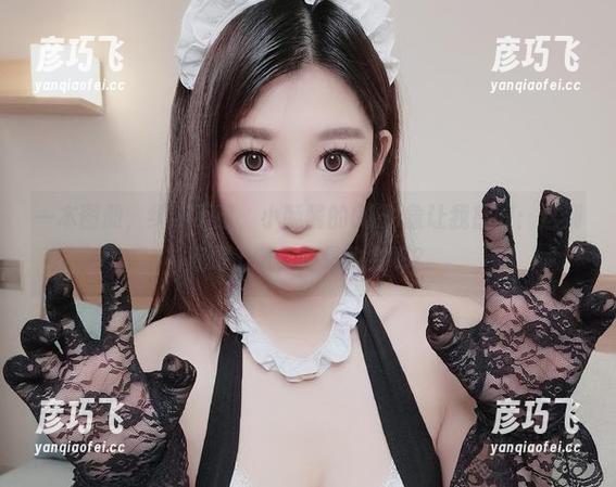 小酥酱 一本图册,纠结不已,小酥酱的OL形象让我感叹:这到底是上班,还是约会呢?
