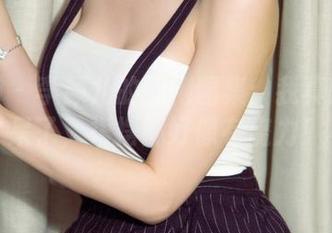 尤果网 – 李颜儿的旗袍图集：我真的是看呆了，裙摆都好像有魔力！