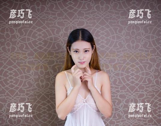 尤物馆 - 难道高清资源里的Cris_卓娅祺，她的腿就是大家的梦想，不然怎么每次看到都会想入非非。