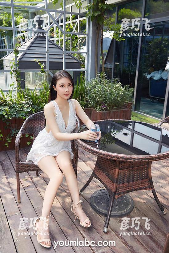 尤蜜荟 - 繁花似锦般的白亦Ada和服，图册今朝免费，想念深秋时节的那一抹色彩विचित्र。