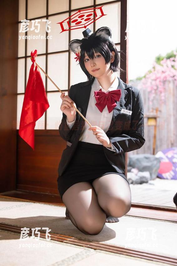 屿鱼 黑绿套图:屿鱼居然把自己变成了一棵树?
