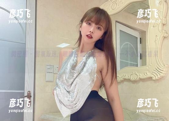 微密圈 - 图集放送：瞧瞧张思允的兔女郎，一不小心就看呆了。