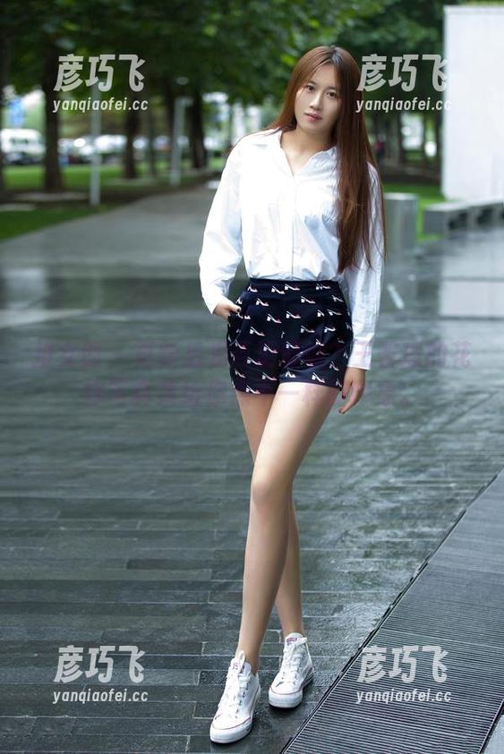 推女郎 - 更新后是否更倾城？王馨瑶的花嫁写真集给你点不一样的印象。