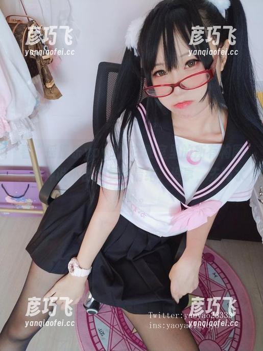 摇摇乐yoyo 看“摇摇乐yoyo”在教室里的所有构图,有种说不出的复杂情绪,没事,先喝水再说。
