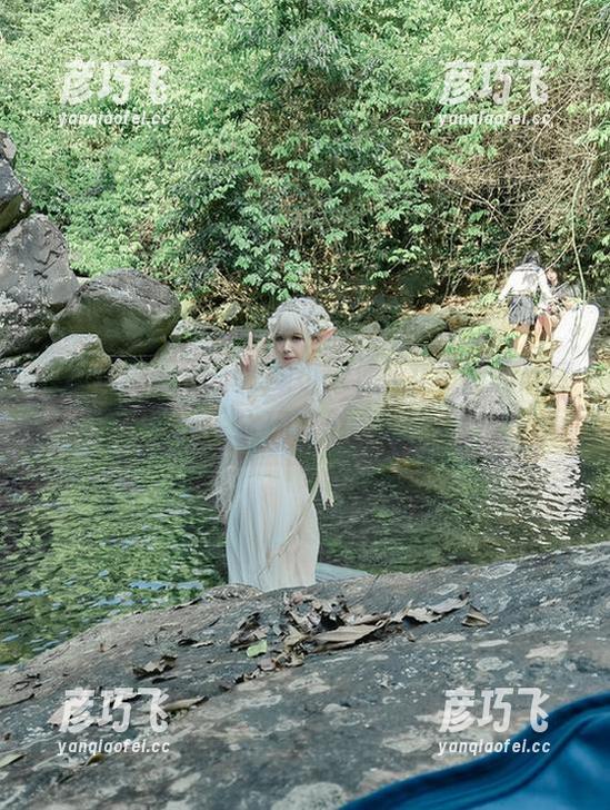 会喷水的图集：无颜小天使wy和她的死库水玩偶们。