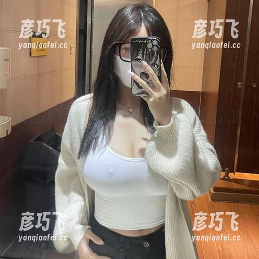 是可馨耶 微密圈 - 是可馨耶牛仔裤,高清瞩目:这条裤子好像比我还会pose呢!