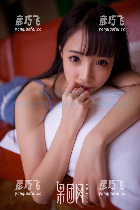 果团网 - 陈雅漫的职业装：让你在会议室里也能走T台！美图秀一下，图包请速来！