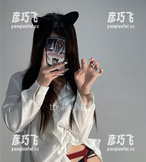 微密圈 - 桃沢樱呀的新款套图：爱心睡衣，这感觉，算不算俏皮？