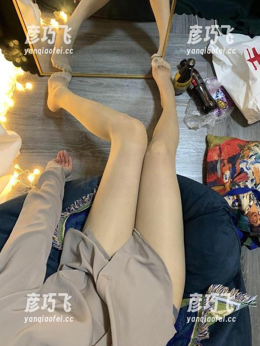 微密圈 - 桃脱了校服又更新了，这次谁不让我穿能打我吗？