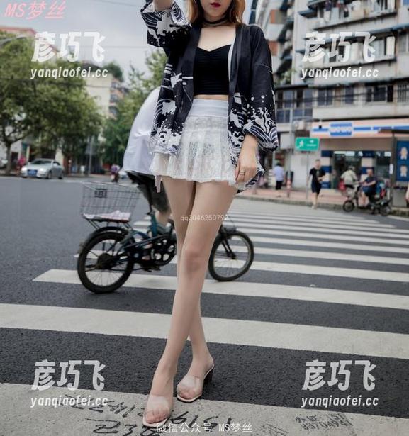 梦丝女神-凌凌 梦丝女神 - 精选凌凌超美脚丫,你确定不想再看一眼吗?小心别掉口水!