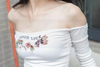 梦丝女神 – 这不是楼道是舞台！玥玥高清写真，让路过的也是观众。