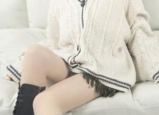 梦丝女神 – PINK的套图中，莹仙女和色彩正在悄悄串通
